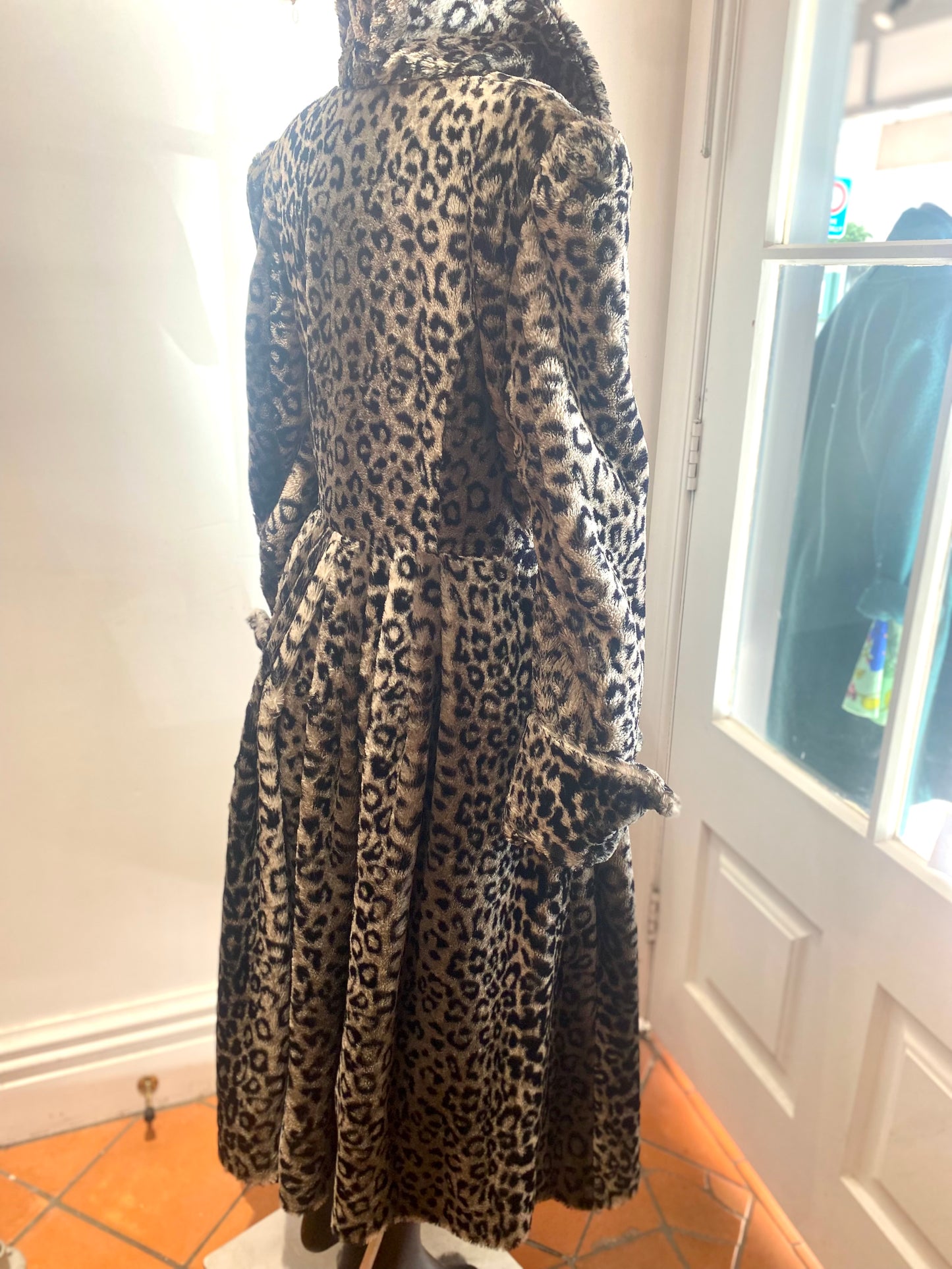 World Silver Leopard Faux Fur Coat