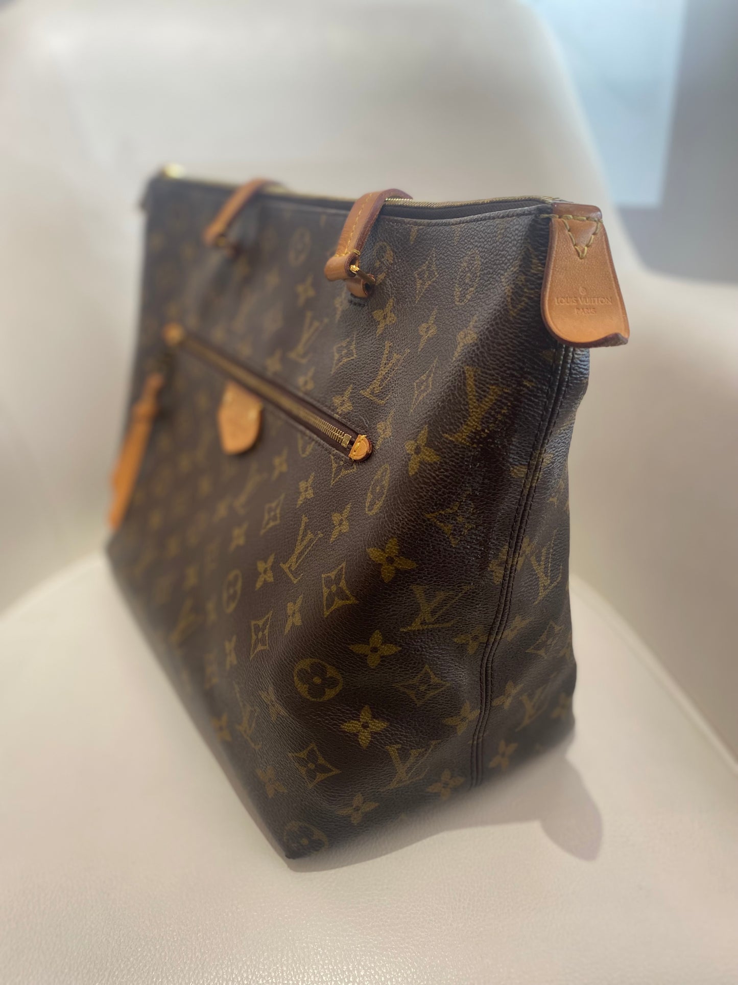 Louis Vuitton Iena MM Monogram Tote Bag SD0157