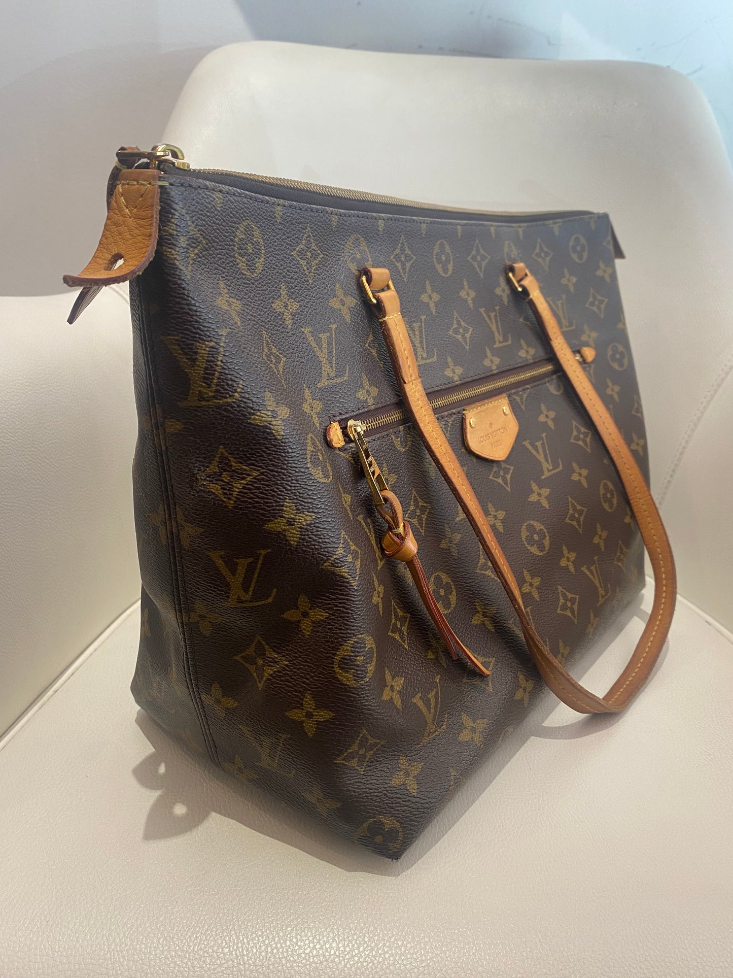 Louis Vuitton Iena MM Monogram Tote Bag SD0157